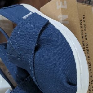 Navy blue classic toms new size tiny 11